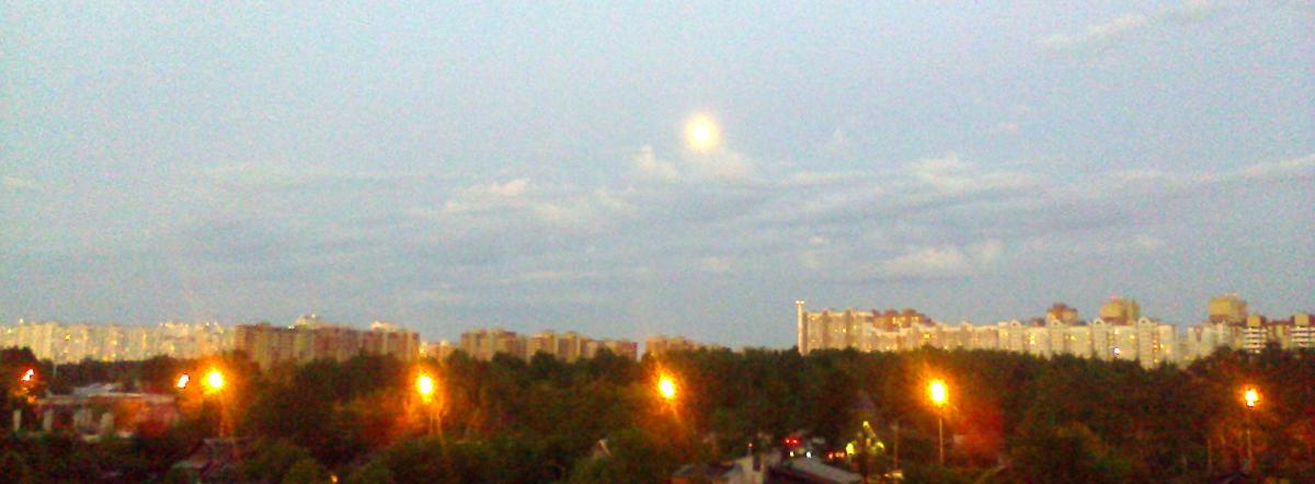 День осыпан звёздным пеплом...